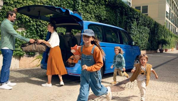 Volkswagen Multivan Family – bezpieczny samochód rodzinny. Poznaj jego walory!